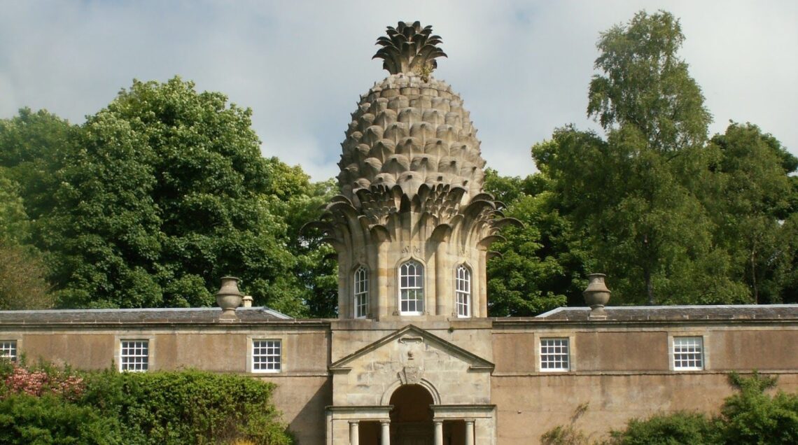 The Dunmore Pineapple_Dunmore Park in Scotland