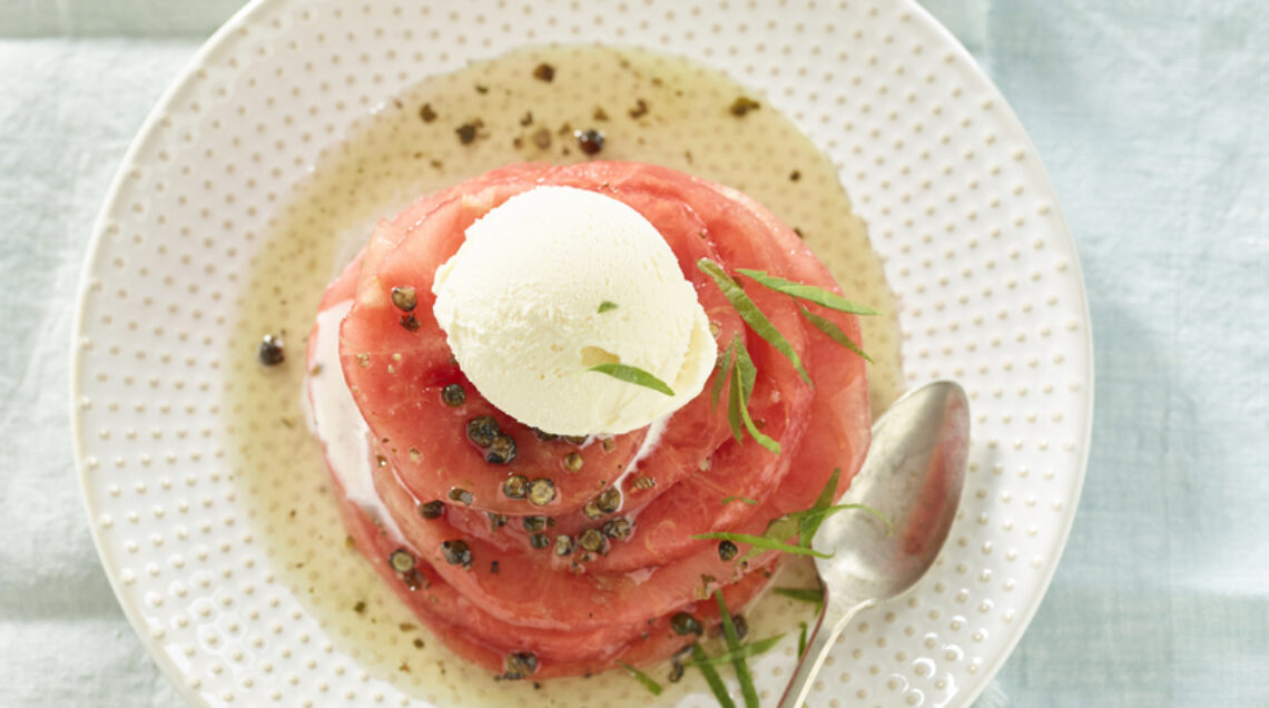 Carpaccio di anguria con sciroppo al pepe verde