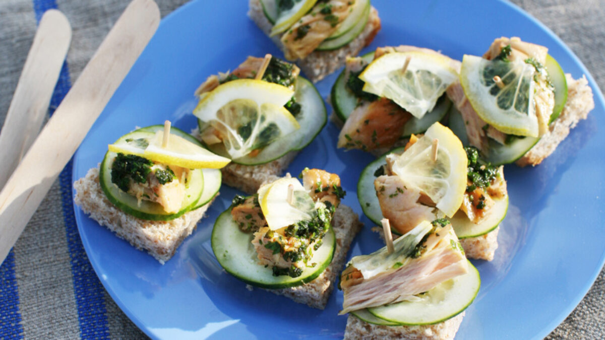 Tartine di mare al pesto di erbe