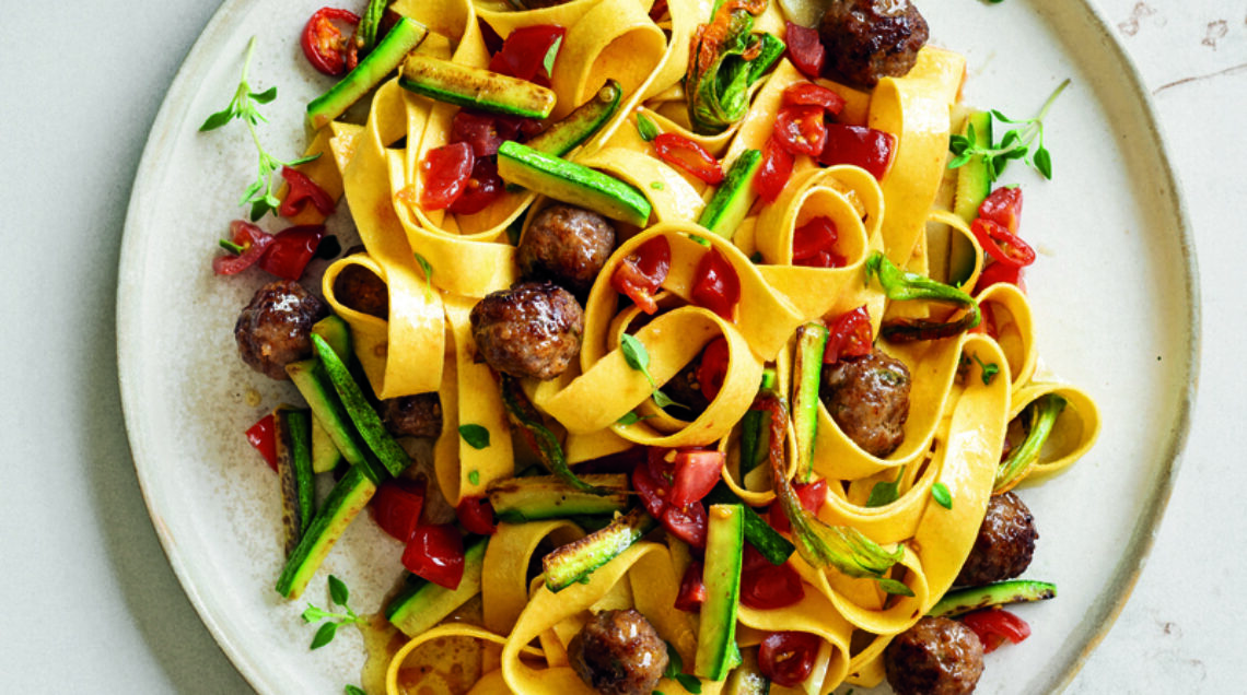 Pappardelle con polpettine di luganega