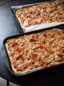 Sfincione palermitano