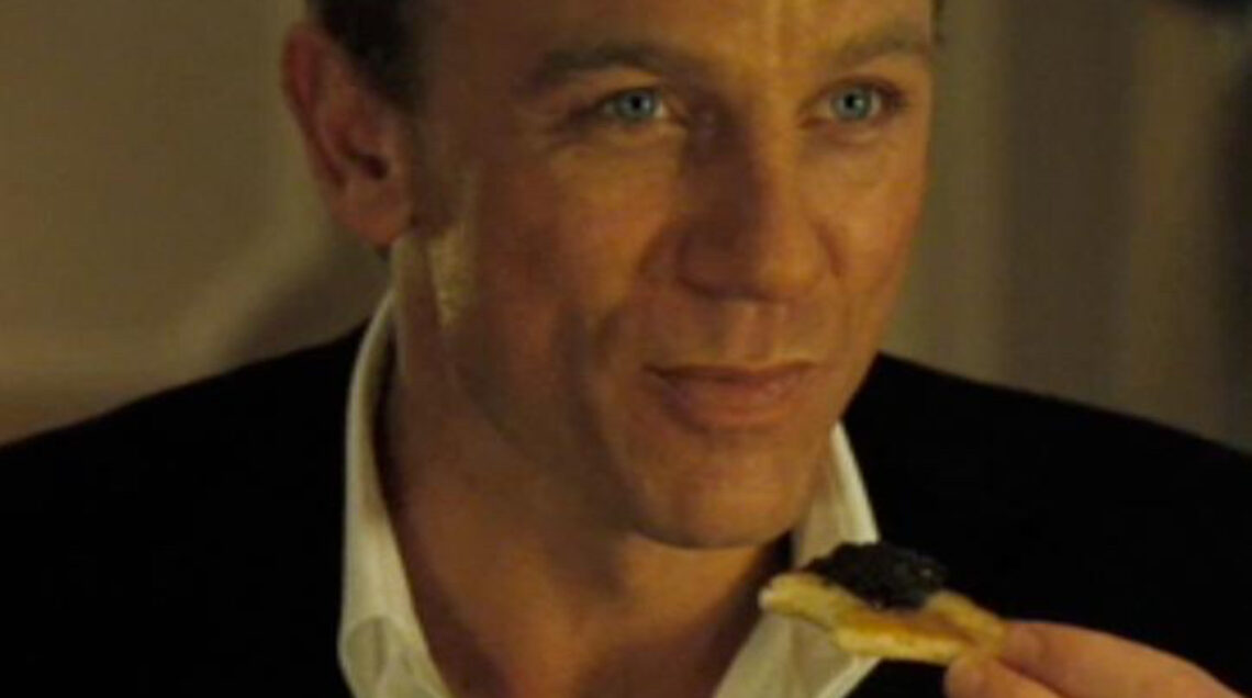 james-bond-007-eating-caviar_Casino Royale