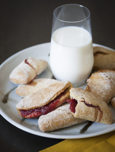 Biscotti farciti ai frutti di bosco