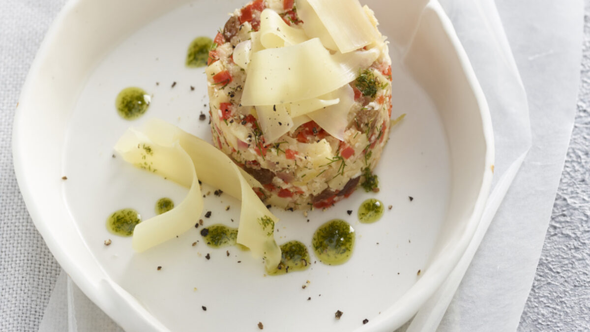 Tartare con Emmentaler cavolfiore e peperoni in agrodolce