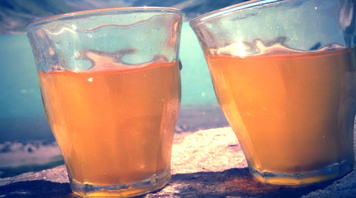 BEVANDA KASHIMIR_Kehva_on_the_bank_of_Lake_Saif_ul_Malook_PH_Sarmad1296ali