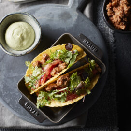 Tacos di spinacino di manzo cotto in salsa piccante con crema di avocado SP_CCC8896