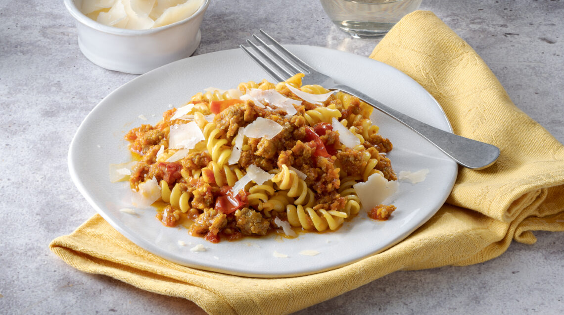 fusilli con ragù di salsiccia