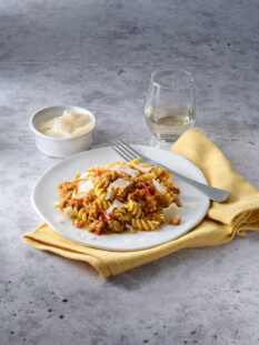 fusilli con ragù di salsiccia