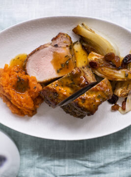 Filetto di maiale arrosto glassato alla senape di Digione e zucchero di canna