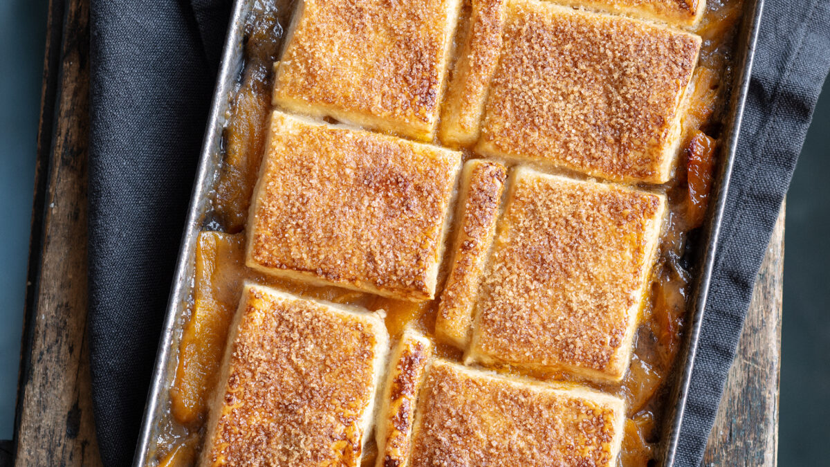 Cobbler di cachi con panna acida