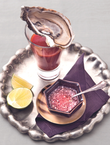Ostriche con mignonette allo scalogno e Bloody Mary