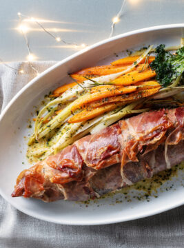 Branzino al crudo con paprica affumicata e cavolo riccio