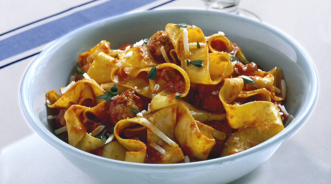 pappardelle con polpettine al sugo