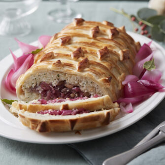 Polpettone di baccalà in crosta con farcia di cipolle in saor