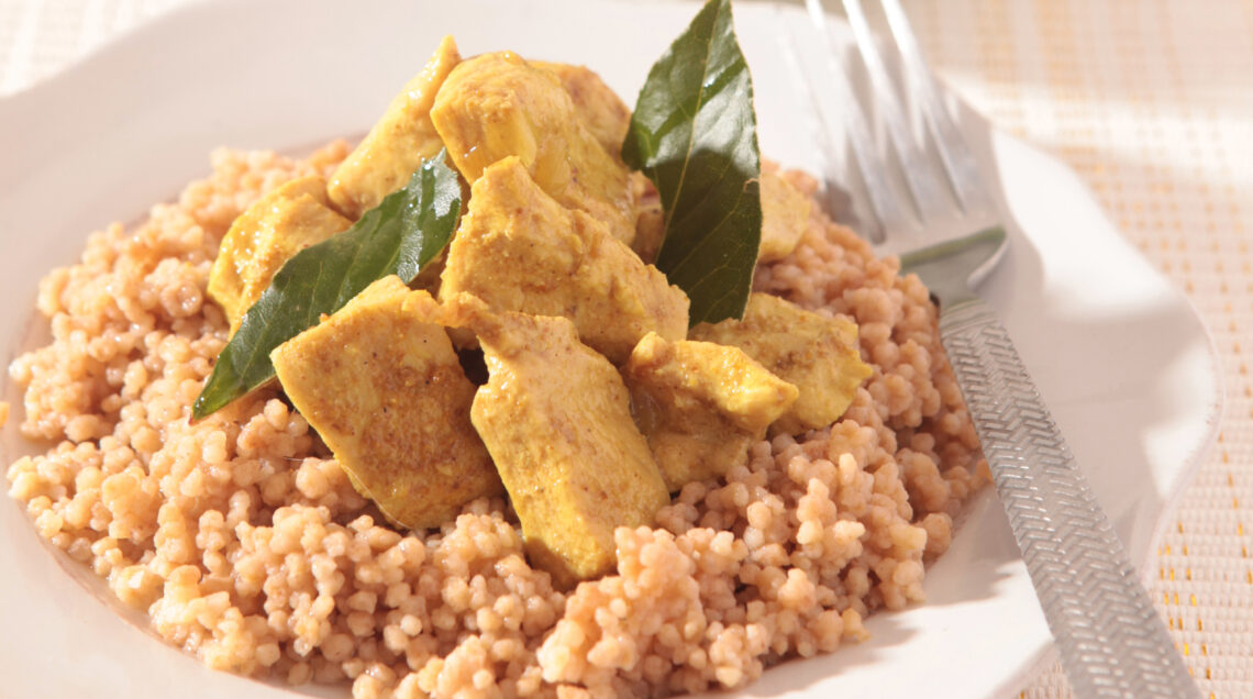 POLLO AL CURRY CON COUS COUS