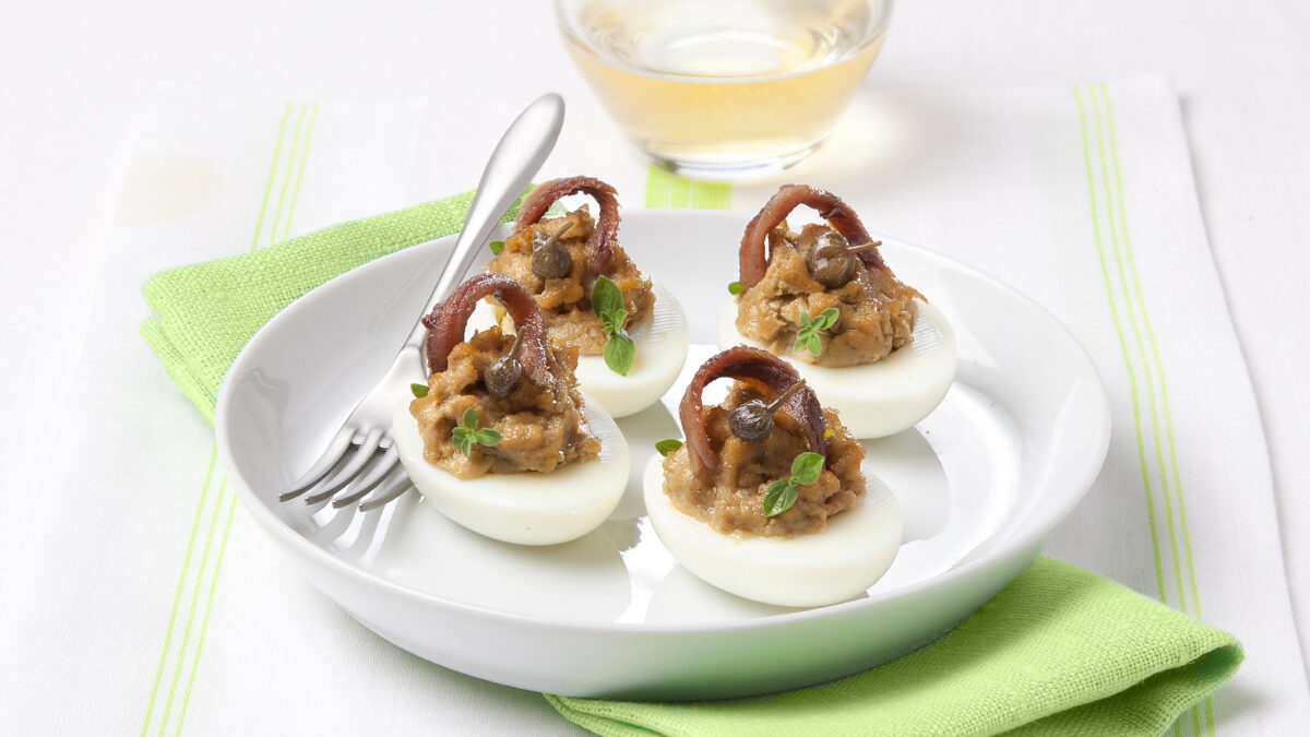 Uova sode con mousse