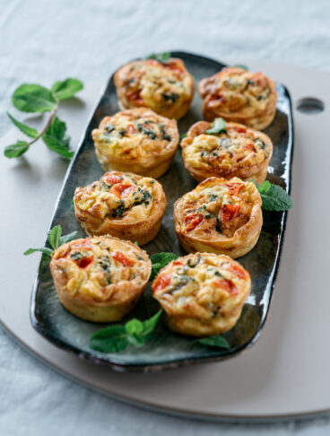 Muffin di frittata ai cipollotti