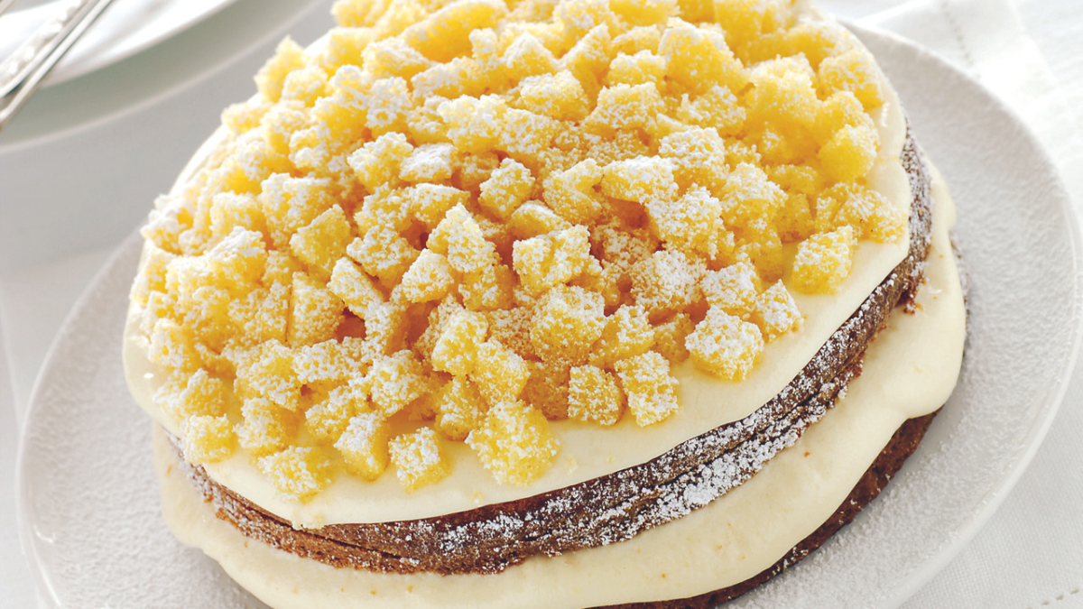 Torta mimosa con pan di Spagna e crema