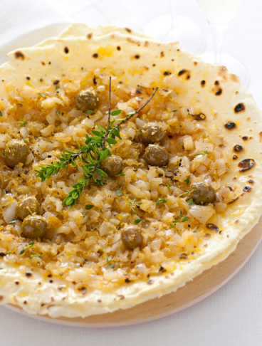 LA PIZZA CON LE CIPOLLE E LA BOTTARGA