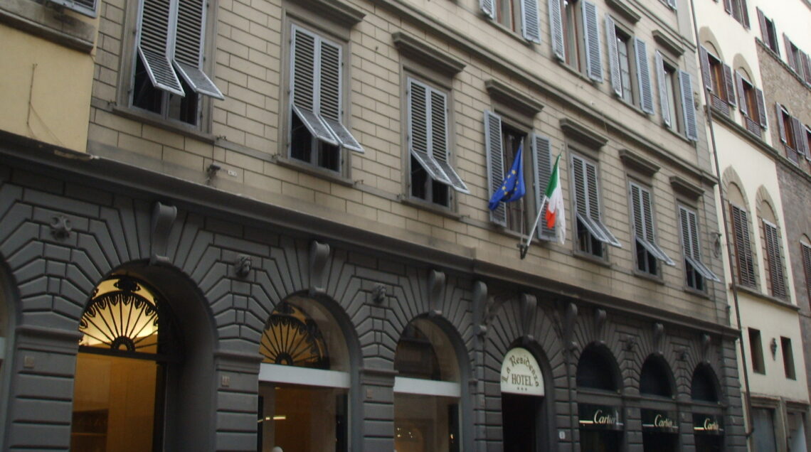 Palazzo_altoviti_sangalletti,_ex-_caffÃ©_doney