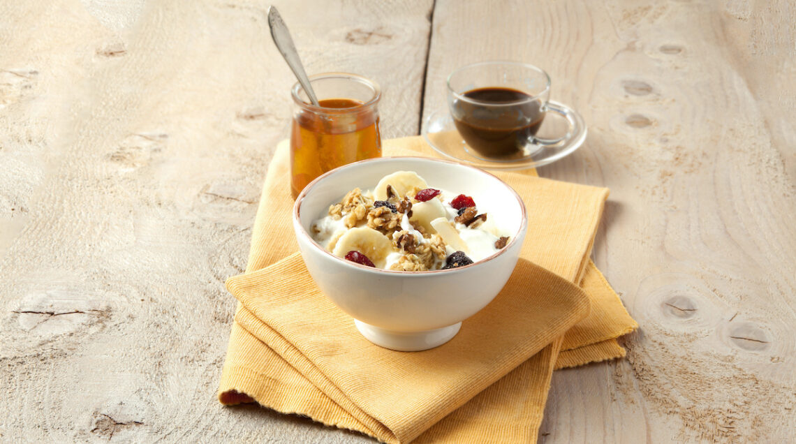 yogurt con muesli