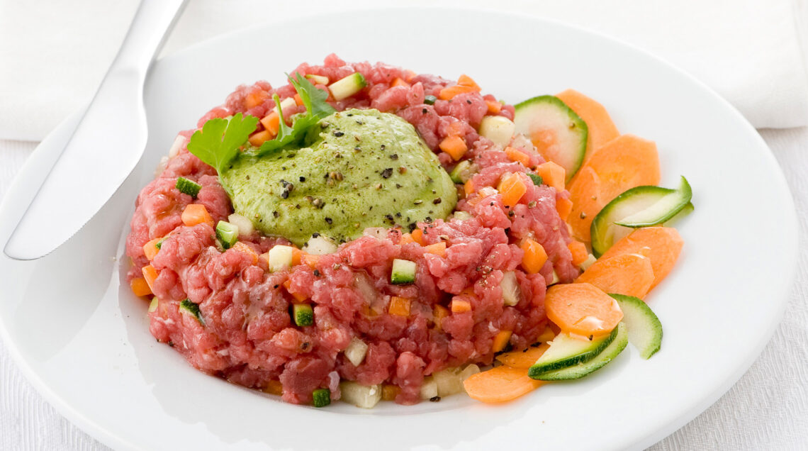 Tartare con salsa al tonno