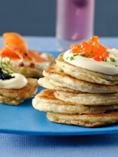 BLINI, LA RICETTA TRADIZIONALE (UNA DELLE TANTE VERSIONI)