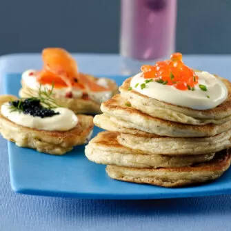 BLINI, LA RICETTA TRADIZIONALE (UNA DELLE TANTE VERSIONI)
