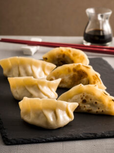 JIAOZI CINESI ALLA PIASTRA