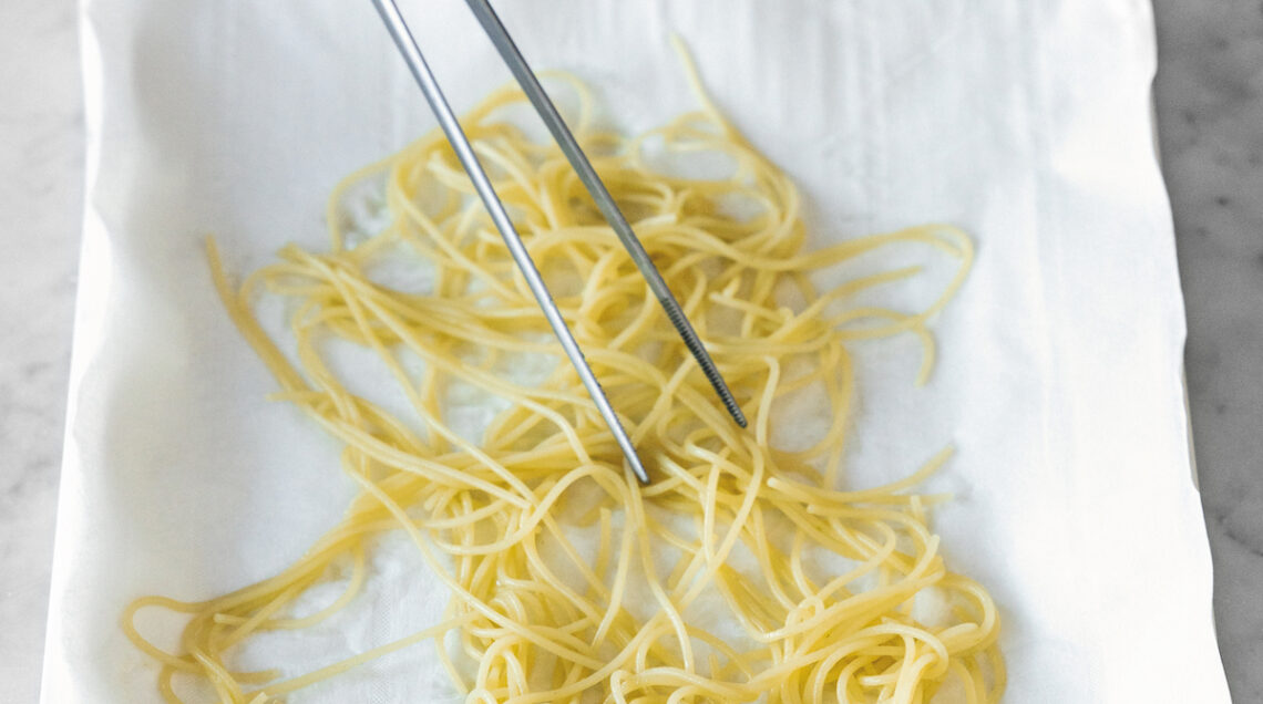 Spaghetti freddi al caviale di Gualtiero Marchesi - Peperoni e Patate