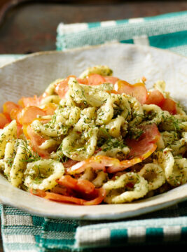 Orecchiette fredde con pesto e mandorle