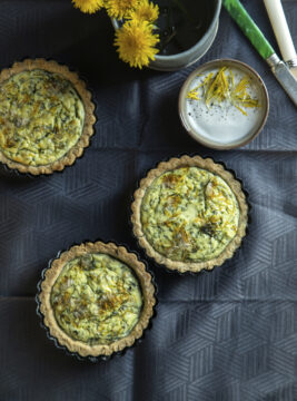 Tartellette al grano saraceno farcite con robiola di capra