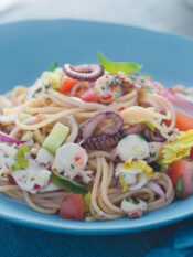 Spaghetti con il polpo al sapore di panzanella