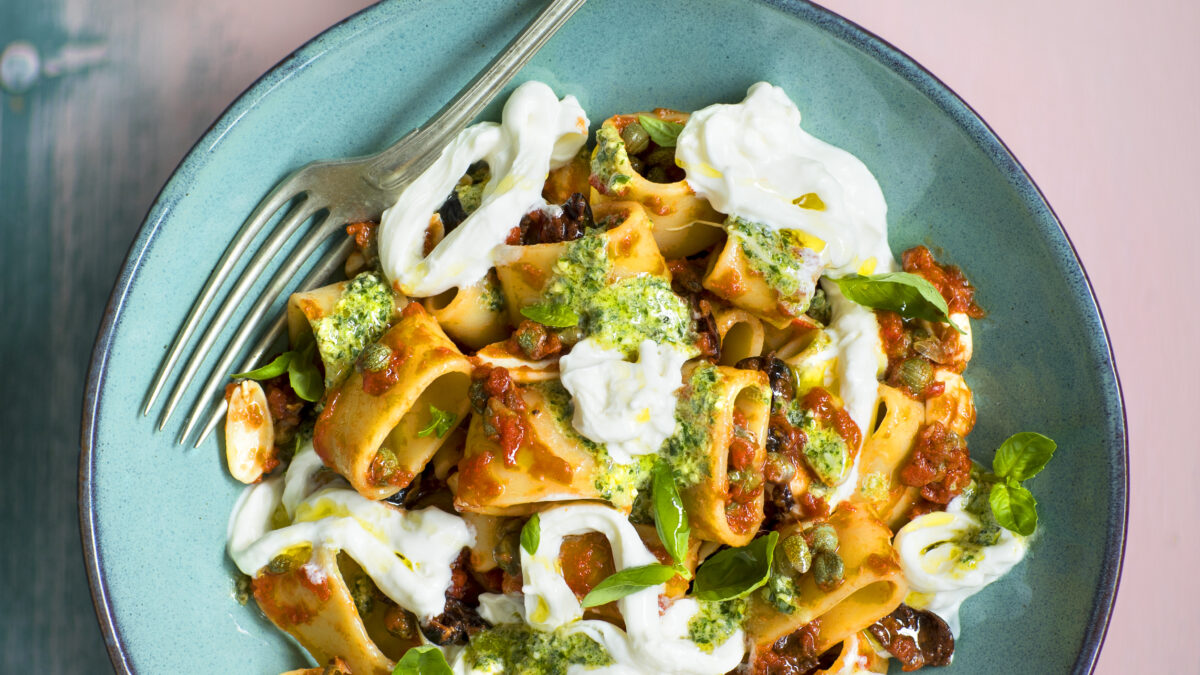 Calamarata alla ponentina con stracciatella