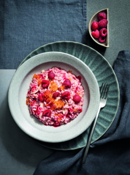Risotto ai lamponi e trota affumicata