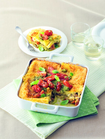 Gratin di pane al pesto e pomodoro