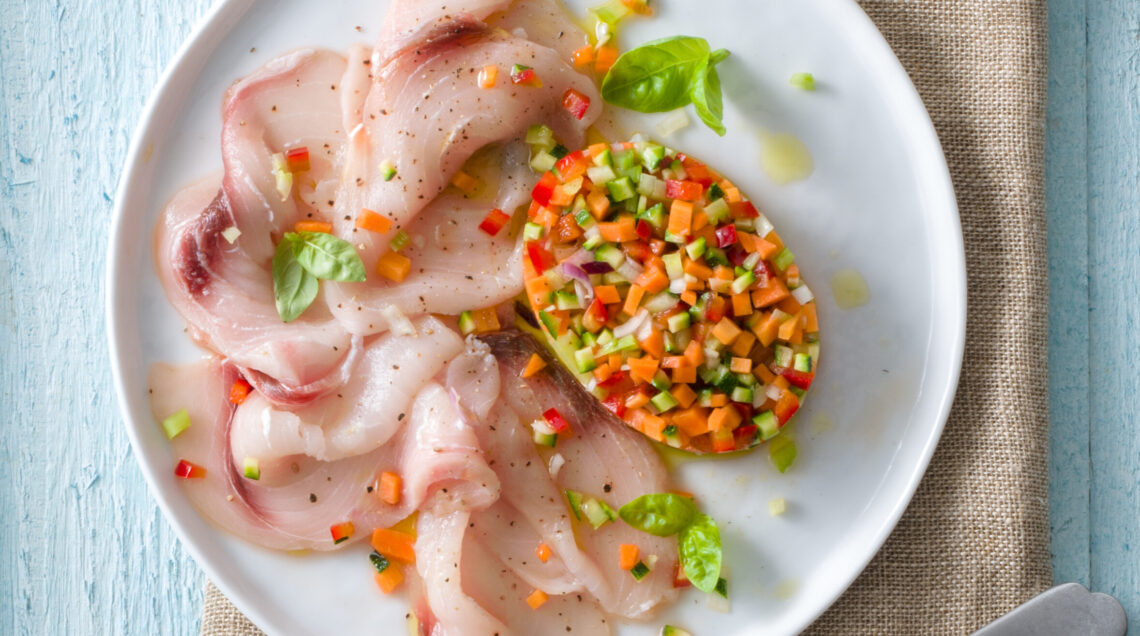 Carpaccio di spada con timballo di verdurine