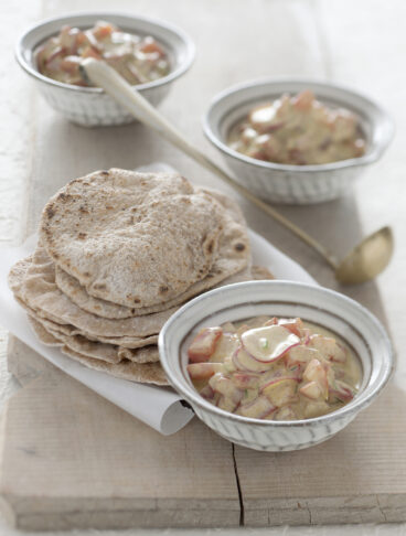 Pane chapati con raita di verdure