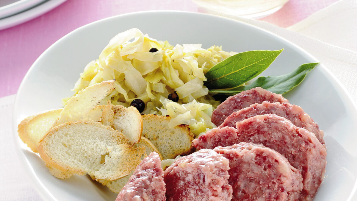 Cappello del prete con i crauti in agrodolce