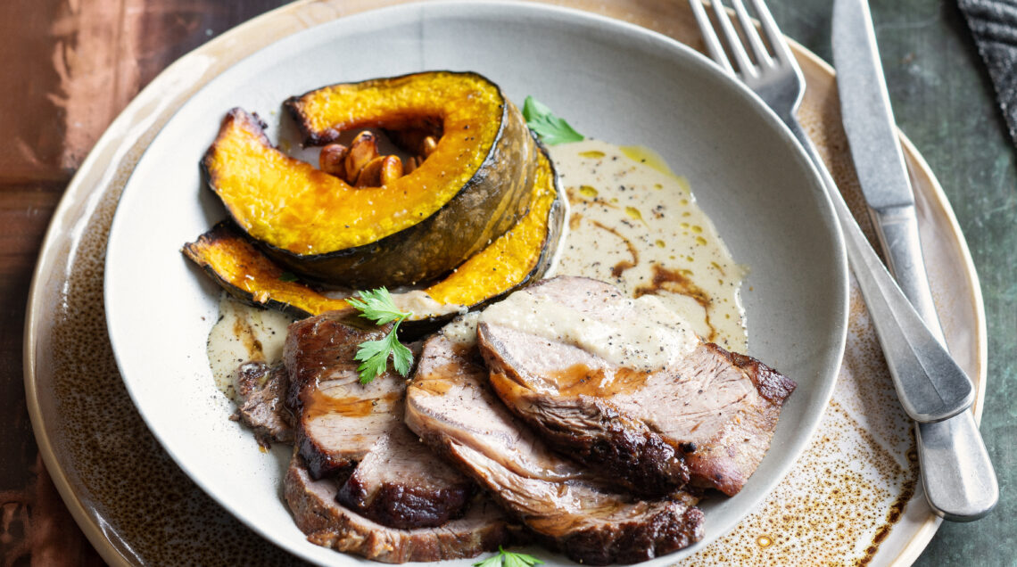 Manzo con zucca al forno e bagna caôda