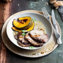 Manzo con zucca al forno e bagna caôda
