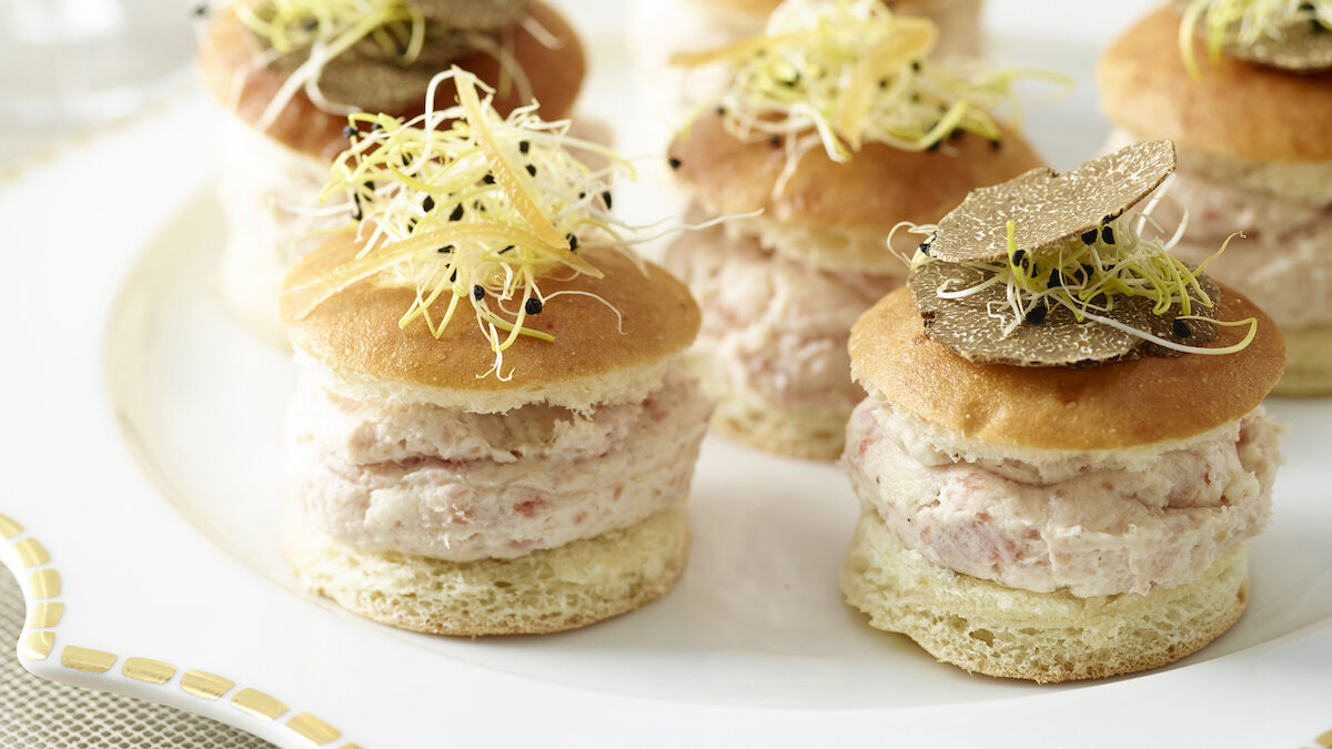 Tartine con spuma di ciauscolo