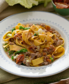 Ragù di maiale con pomodori secchi