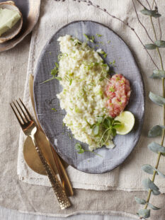 Risotto al limone, lime, gamberi e burro al wasabi