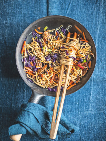 un primo piatto che profuma d'Oriente. Con cipollotti e peperoncino, profuma di mirin