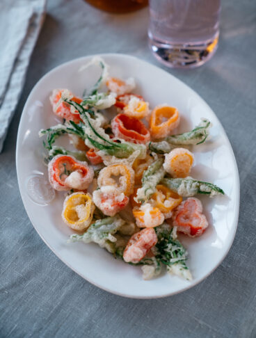Tempura di puntarelle e peperoncini dolci