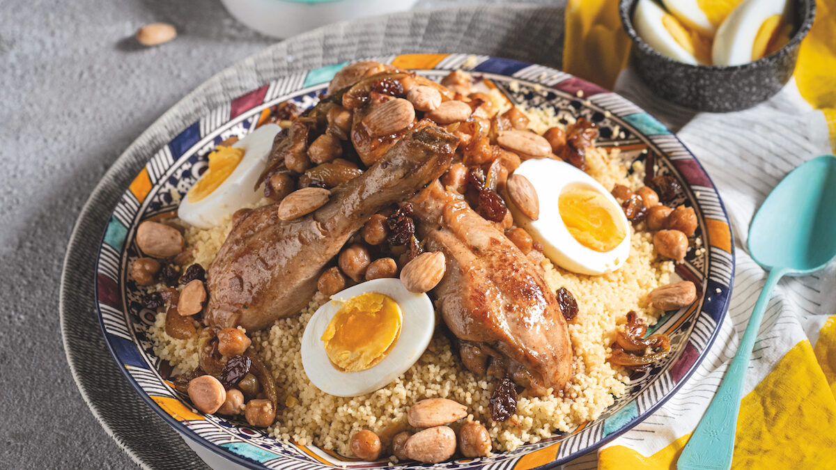 Cous cous marocchino con pollo e cipolle caramellate