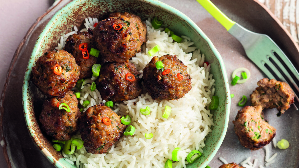 Polpette asiatiche con riso al cocco