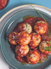 Polpette di pesce con sugo rosso