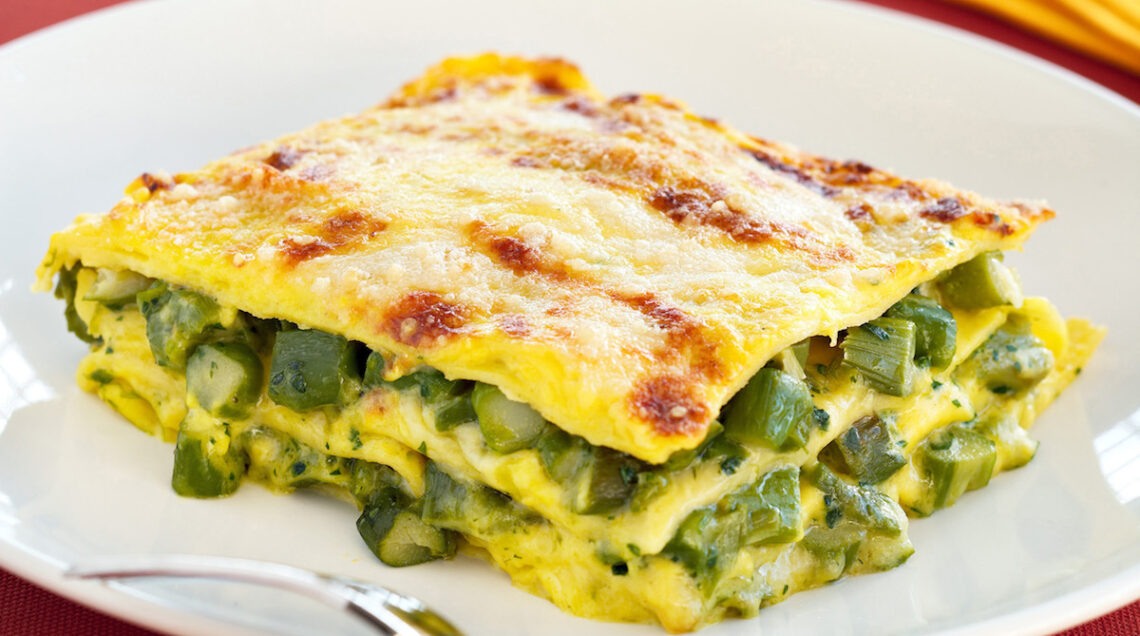 Lasagna allo zafferano con gli asparagi